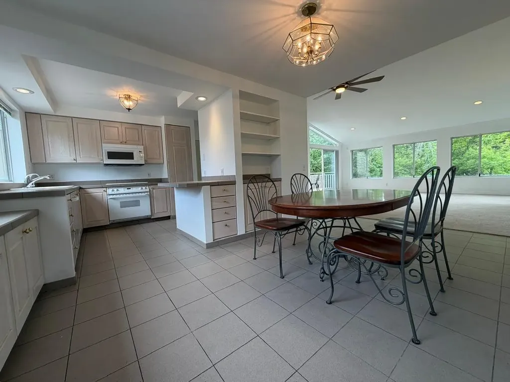2339 Roselawn Avenue W Roseville MN 55113