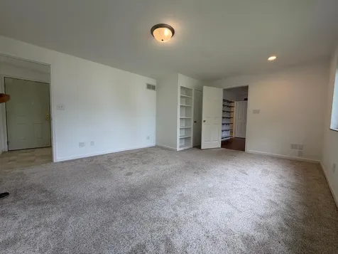 2339 Roselawn Avenue W Roseville MN 55113