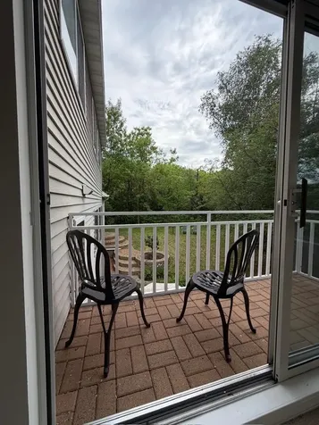 2339 Roselawn Avenue W Roseville MN 55113