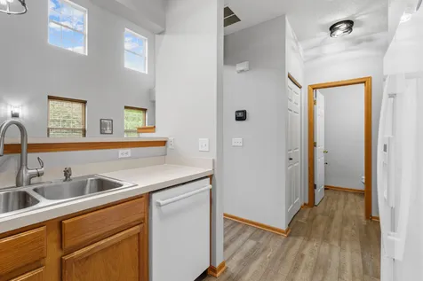 713 Cobblestone Way Shakopee MN 55379
