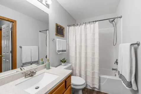 713 Cobblestone Way Shakopee MN 55379