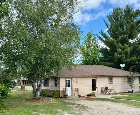 412 1st Street NE Menahga MN 56464