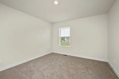 604 Redwood Loop N Cambridge MN 55008