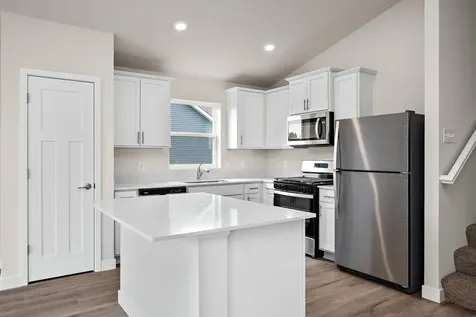 604 Redwood Loop N Cambridge MN 55008