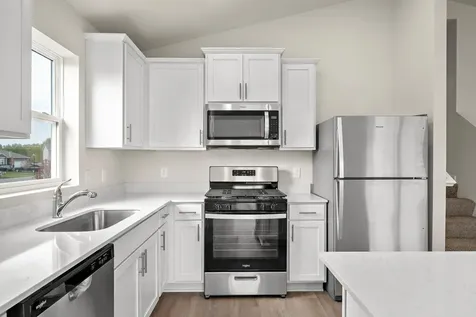 604 Redwood Loop N Cambridge MN 55008