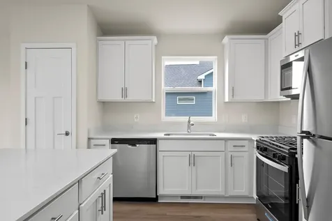 604 Redwood Loop N Cambridge MN 55008