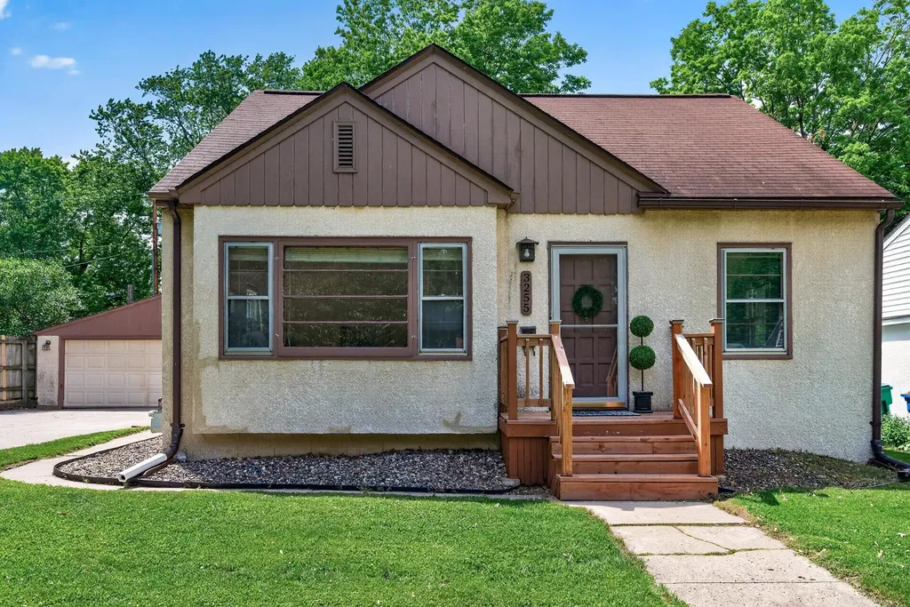 3255 Drew Avenue N Robbinsdale MN 55422