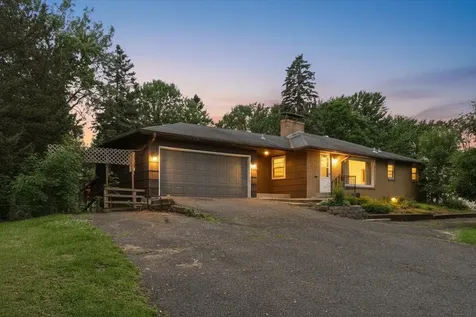 6193 49th Street N Oakdale MN 55128