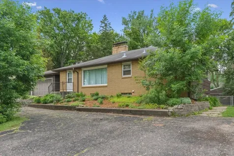 6193 49th Street N Oakdale MN 55128