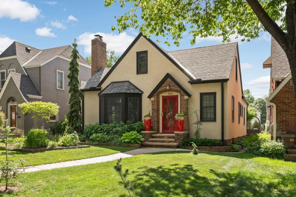 4504 Park Avenue Minneapolis MN 55407