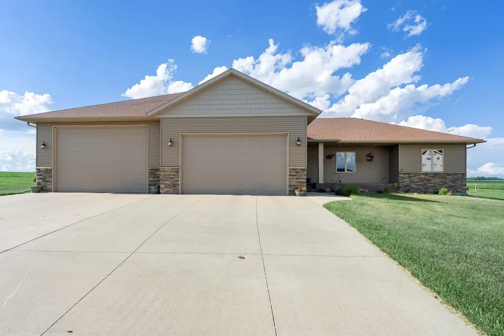 1920 Wolf Berry Place NE Owatonna MN 55060