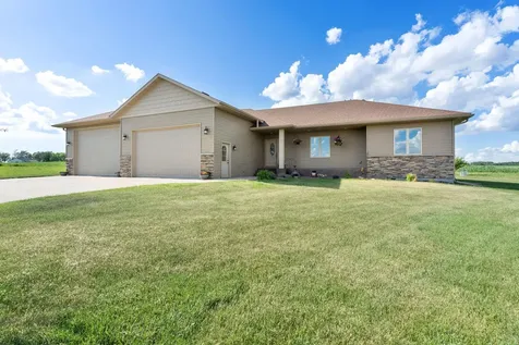 1920 Wolf Berry Place NE Owatonna MN 55060