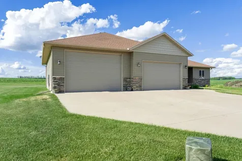 1920 Wolf Berry Place NE Owatonna MN 55060