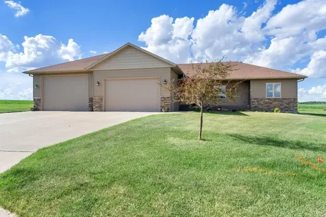1920 Wolf Berry Place NE Owatonna MN 55060