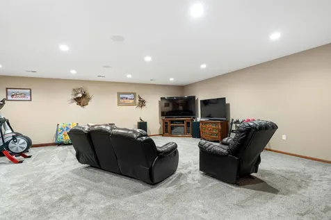 1920 Wolf Berry Place NE Owatonna MN 55060