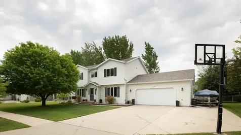 3228 36th Avenue S Fargo ND 58104