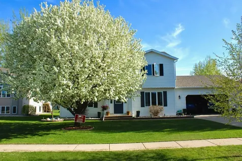 3228 36th Avenue S Fargo ND 58104