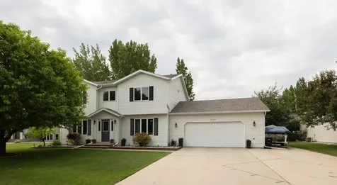 3228 36th Avenue S Fargo ND 58104