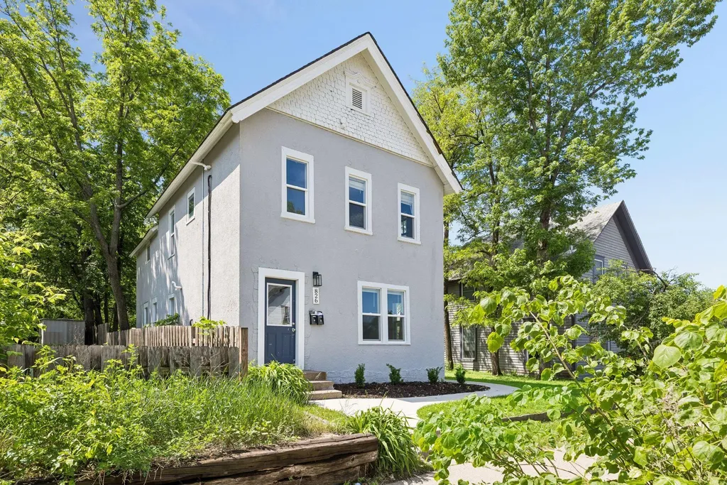 826 20th Avenue NE Minneapolis MN 55418