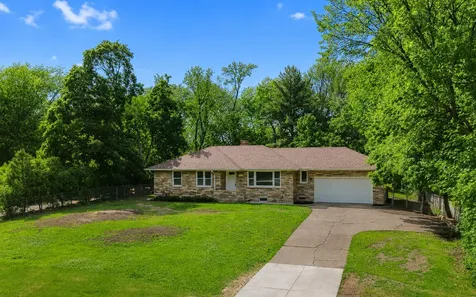 1985 Prosperity Road Maplewood MN 55109