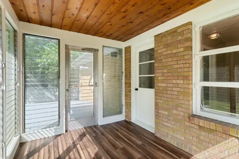 1985 Prosperity Road Maplewood MN 55109