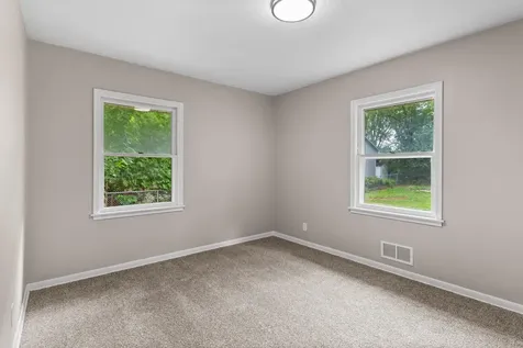 1985 Prosperity Road Maplewood MN 55109