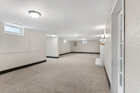1985 Prosperity Road Maplewood MN 55109