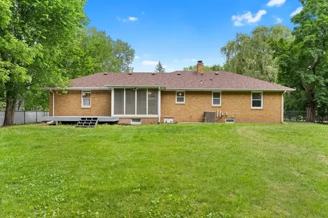 1985 Prosperity Road Maplewood MN 55109