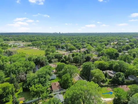 1985 Prosperity Road Maplewood MN 55109