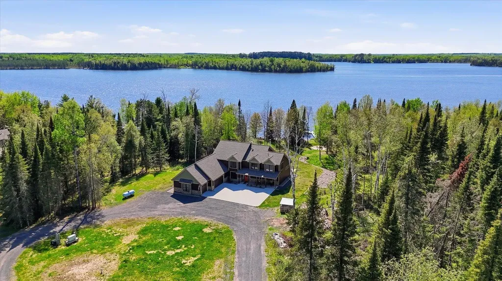 11679 Lakeshore Drive Nashwauk MN 55769