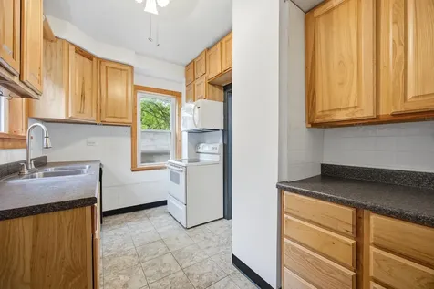 1124 University Drive S Fargo ND 58103