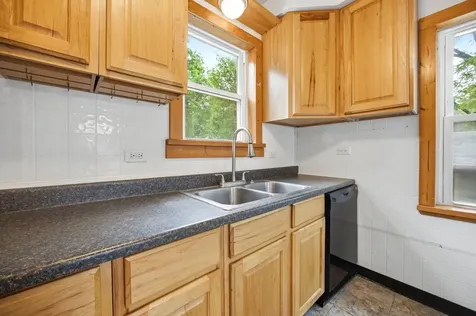 1124 University Drive S Fargo ND 58103