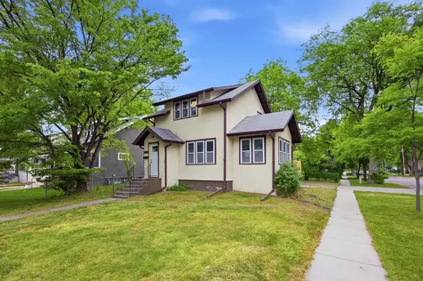 1124 University Drive S Fargo ND 58103