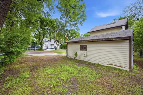 1124 University Drive S Fargo ND 58103