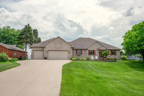191 137th Avenue NW Spicer MN 56288