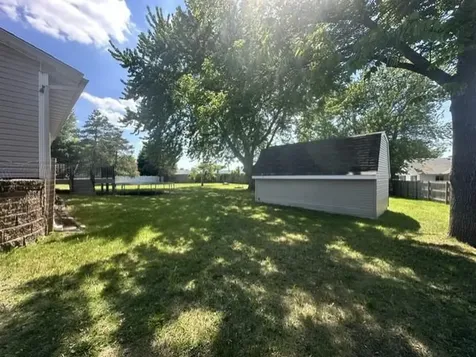 527 Oak Avenue N Maple Lake MN 55358