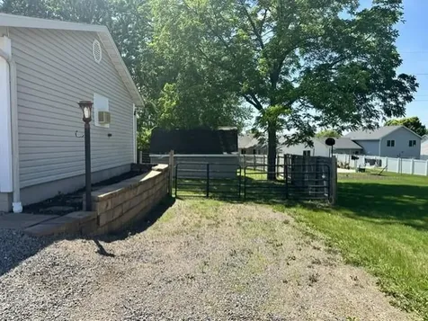 527 Oak Avenue N Maple Lake MN 55358