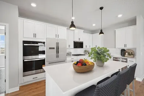 2148 Bluff Heights Drive Shakopee MN 55379