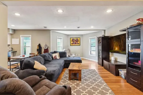 3023 Dupont Avenue S Minneapolis MN 55408