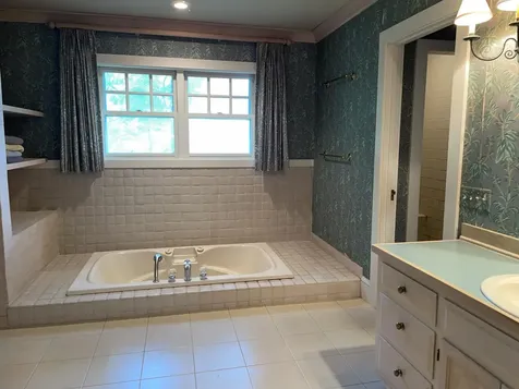 7017 Valley View Road Edina MN 55439