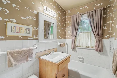 7017 Valley View Road Edina MN 55439