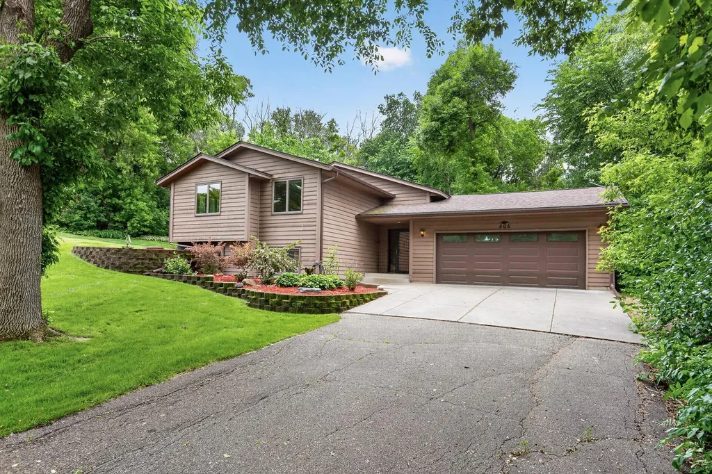 505 Zinnia Lane N Plymouth MN 55441