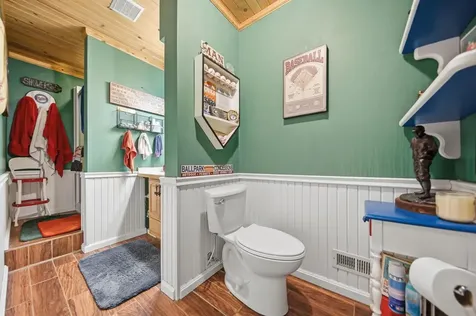 9439 Jewel Lane Court N Forest Lake MN 55025