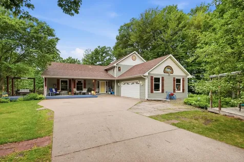 9439 Jewel Lane Court N Forest Lake MN 55025