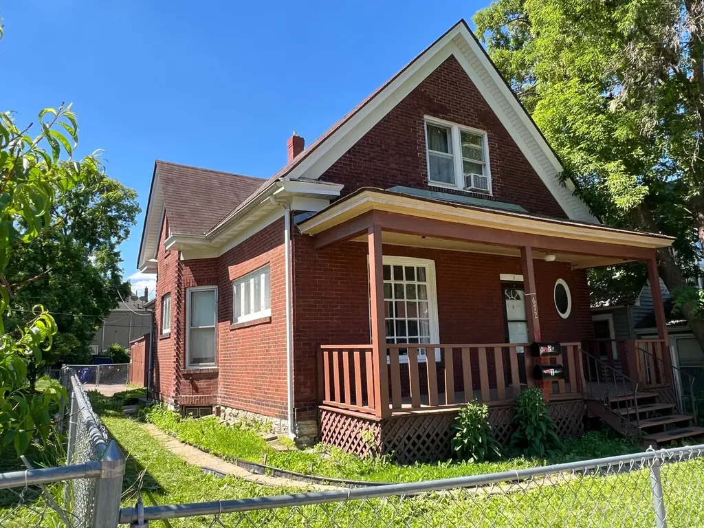672 Case Avenue Saint Paul MN 55106