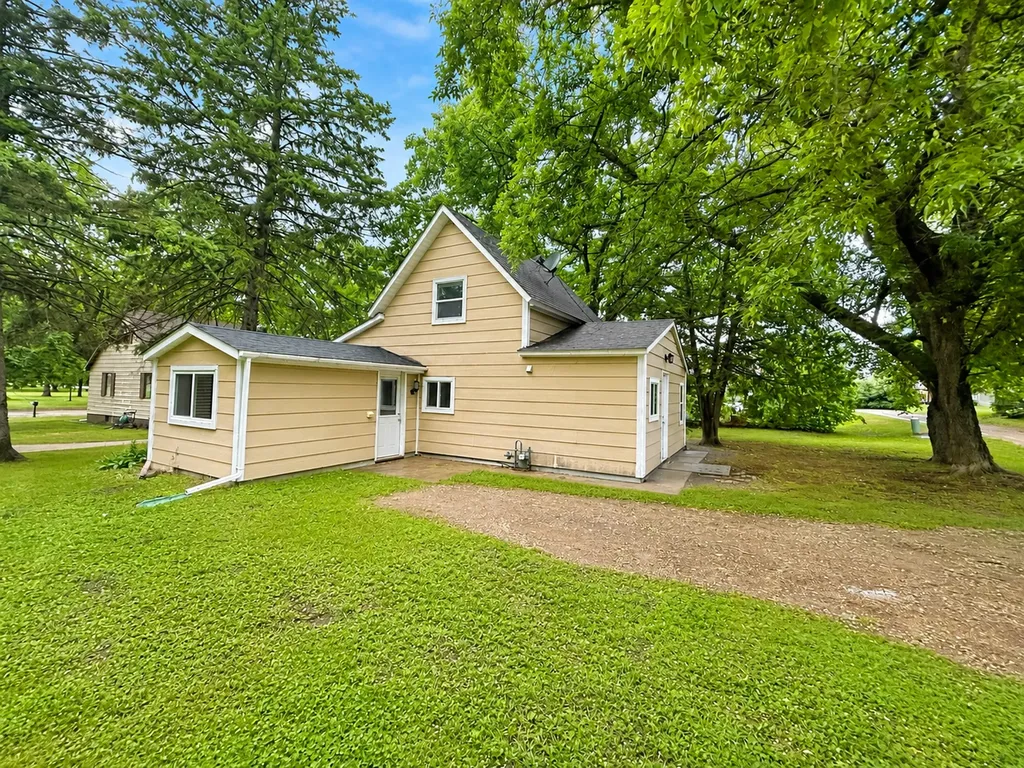404 E Gilman Street New York Mills MN 56567
