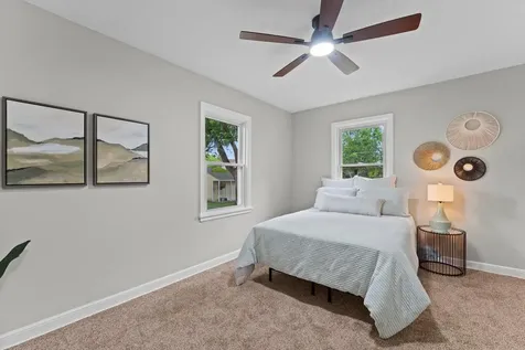 741 Roselawn Avenue E Maplewood MN 55117