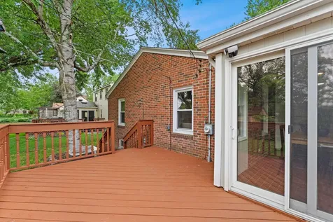 741 Roselawn Avenue E Maplewood MN 55117