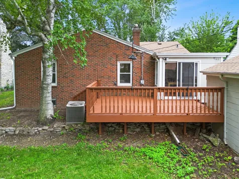 741 Roselawn Avenue E Maplewood MN 55117