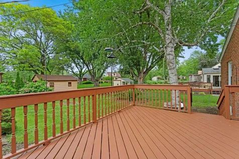 741 Roselawn Avenue E Maplewood MN 55117